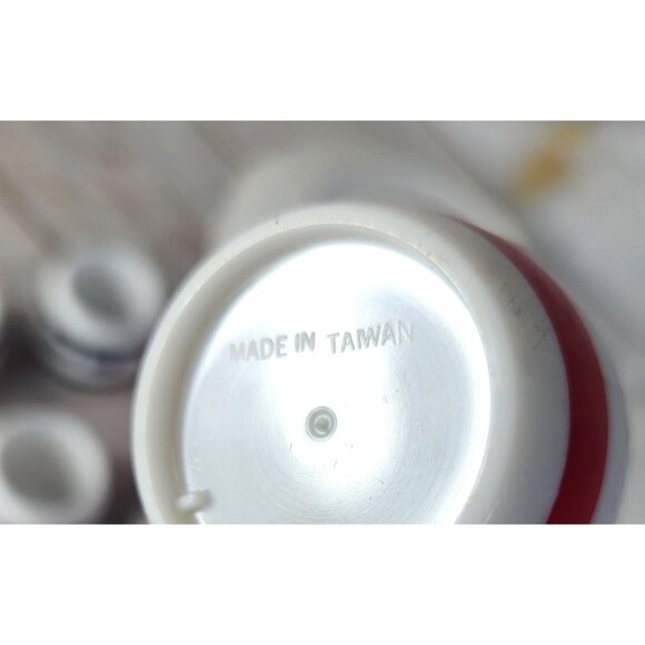 Osta Melamine Ashtray: Stylish Pool Rack Design for Cigars & Cigarettes - Picture 8 of 11